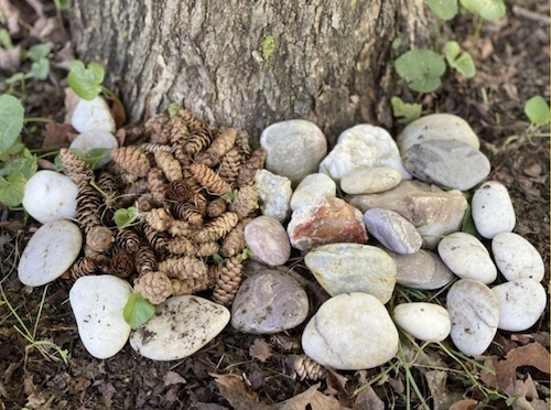 Kinetic Sand - Tinkergarten outdoor activities where kids learn